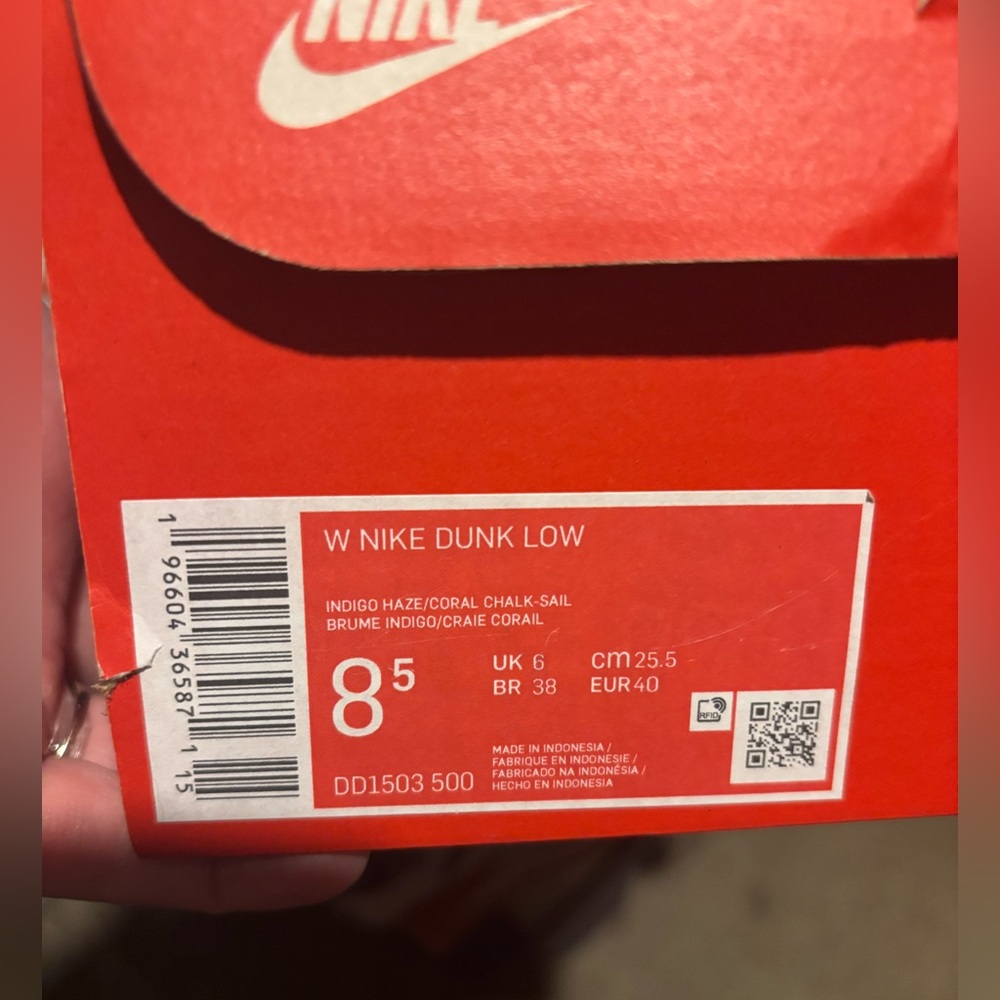 Nike Dunks - Picture 4 of 4